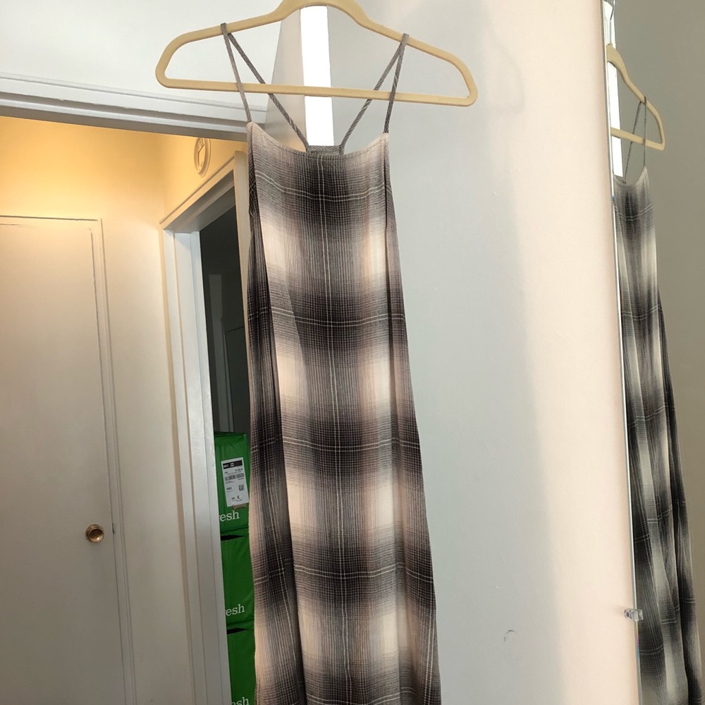 Midi flowy plaid dress